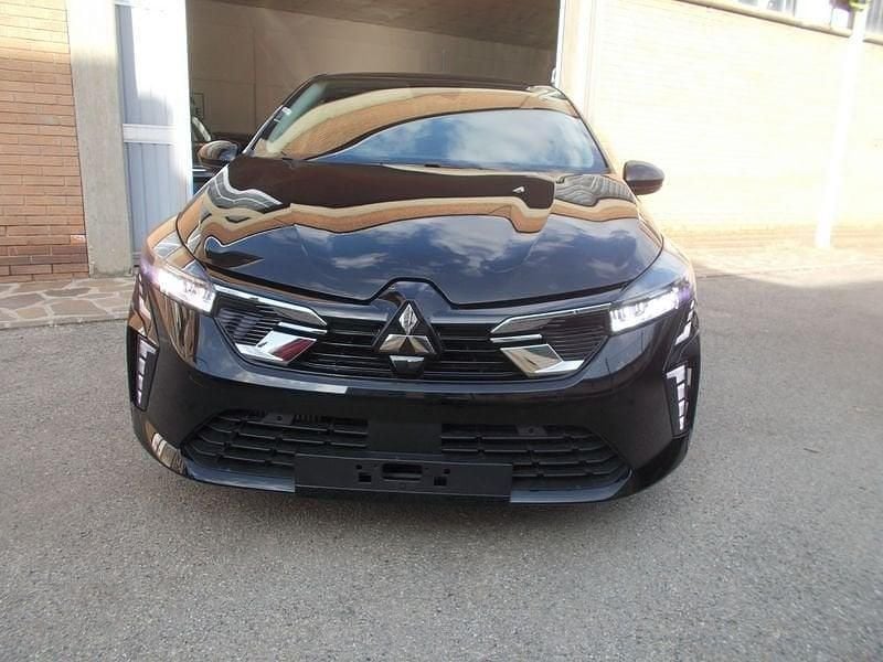Nuova Mitsubishi Colt Invite 91 CV (66 kW) 2025 Nero Utilitaria