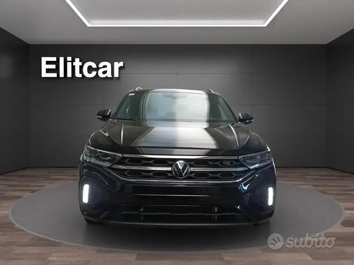 Usata VW T-Roc R-line 150 CV (110 kW) 2025 Grenadill black metallizzato SUV