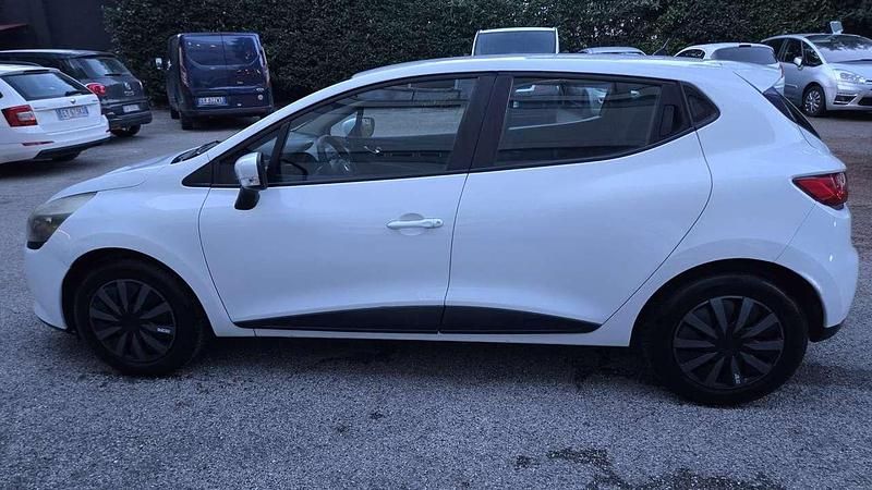 Usata Renault Clio IV Life 75 CV (55 kW) 2015 Bianco Berlina