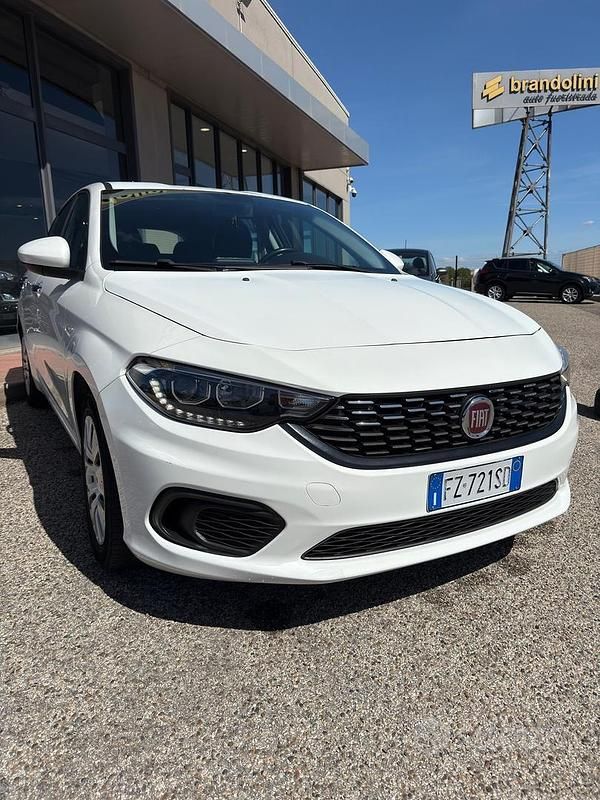 Usata Fiat Tipo Lounge 95 CV (69 kW) 2019 Bianco Berlina