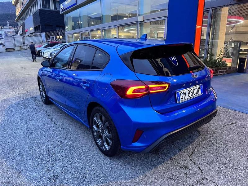 Usata Ford Focus ST-Line 125 CV (91 kW) 2023 Blu/azzurro Berlina
