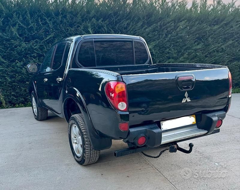 Usata Mitsubishi L200 136 CV (100 kW) 2007 Nero Pick-up