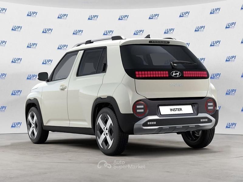 Nuova Hyundai Inster 27 kW (38 CV) 2026 Beige Utilitaria