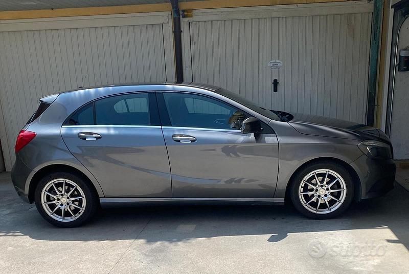 Usata Mercedes A180 2012 Grigio Berlina