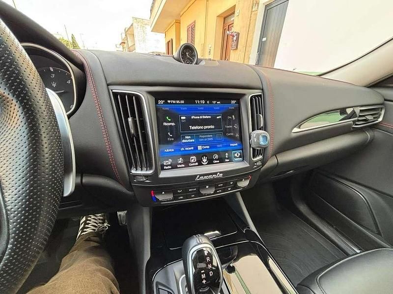 Usata Maserati Levante 275 CV (202 kW) 2017 Bianco SUV