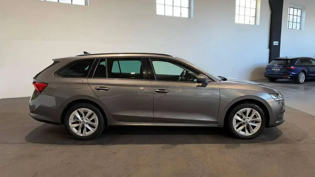 Occasion Skoda Octavia Executive 150 ch (110 kW) 2023 Gris Break