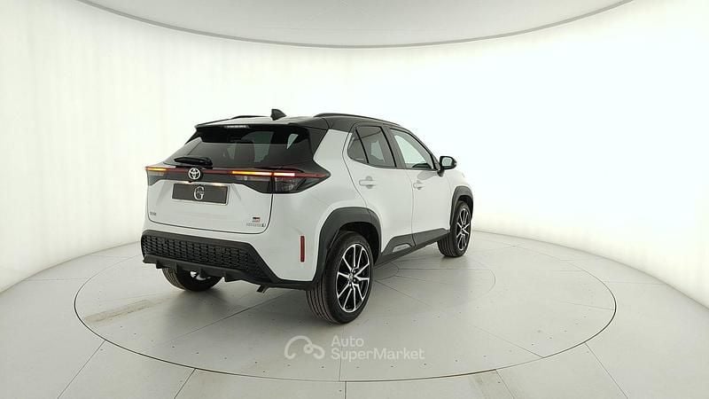 Usata Toyota Yaris Hybrid Sport 92 CV (67 kW) 2023 Bianco Pick-up