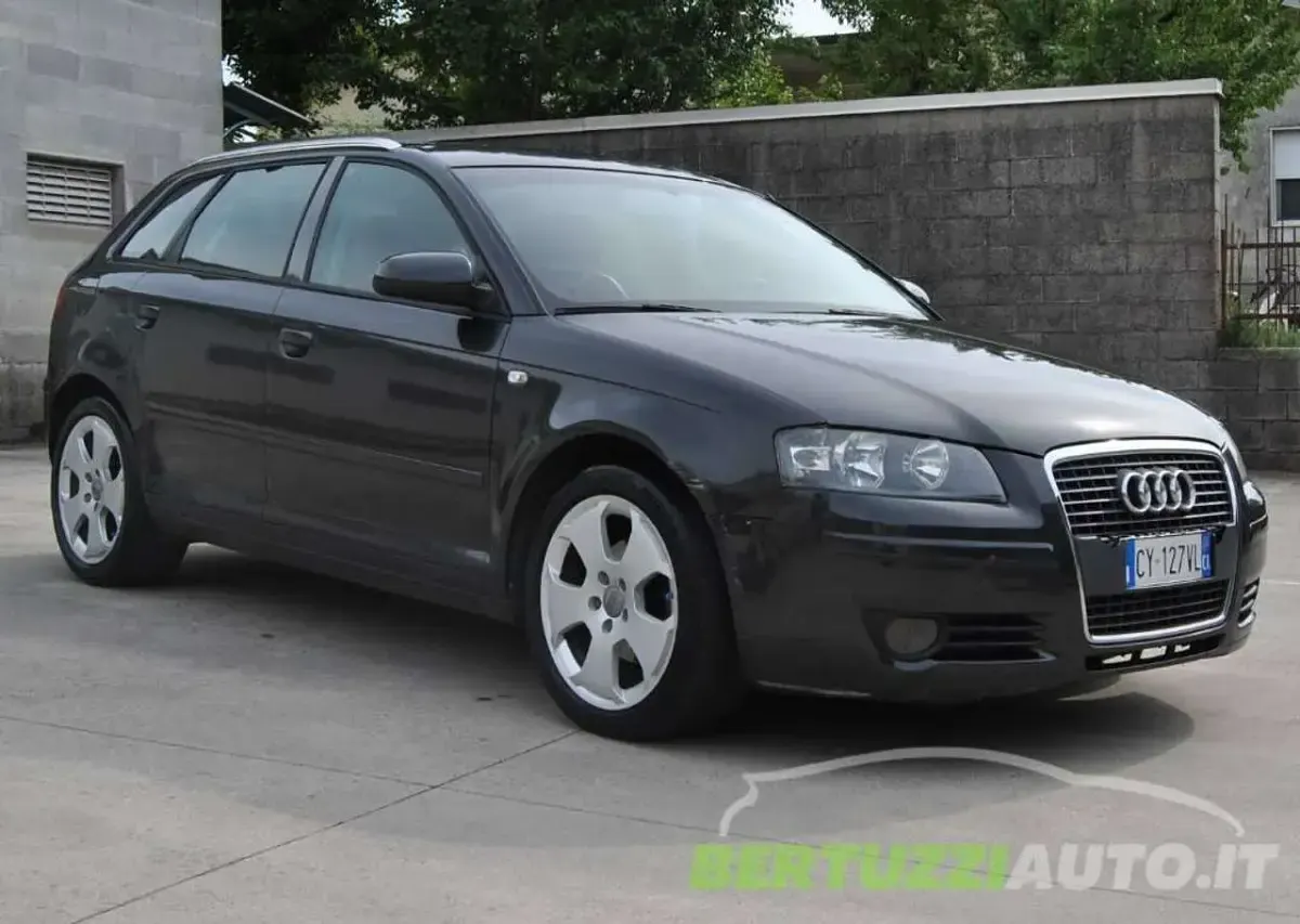 Usata Audi A3 Ambiente 105 CV (77 kW) 2005 Nero Utilitaria