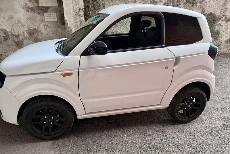 Usata Ligier Myli 60 kW (82 CV) 2024 Bianco Utilitaria