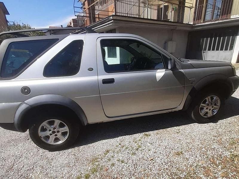 Usata Land Rover Freelander 111 CV (81 kW) 2003 Argento SUV