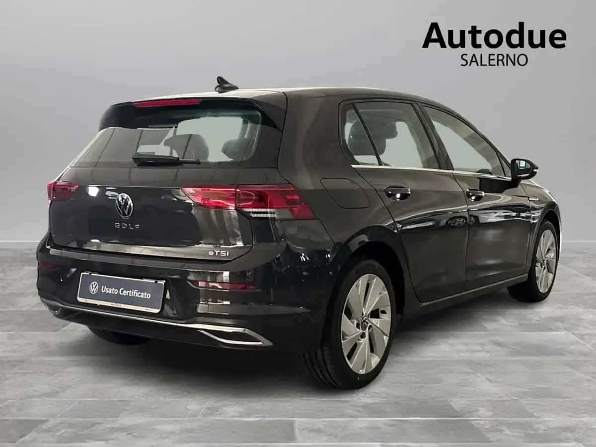 Usata VW Golf VIII Style 131 CV (96 kW) 2023 Grigio Berlina