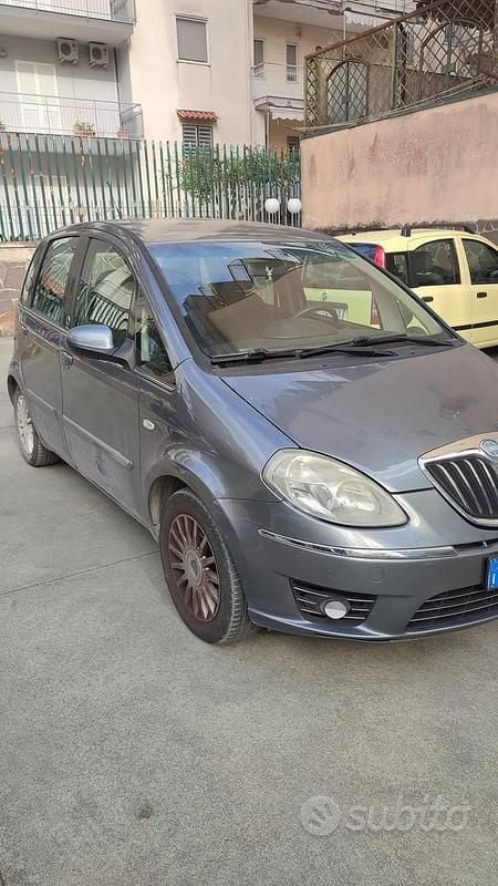 Usata Lancia Musa 77 CV (56 kW) 2010 Grigio Monovolume