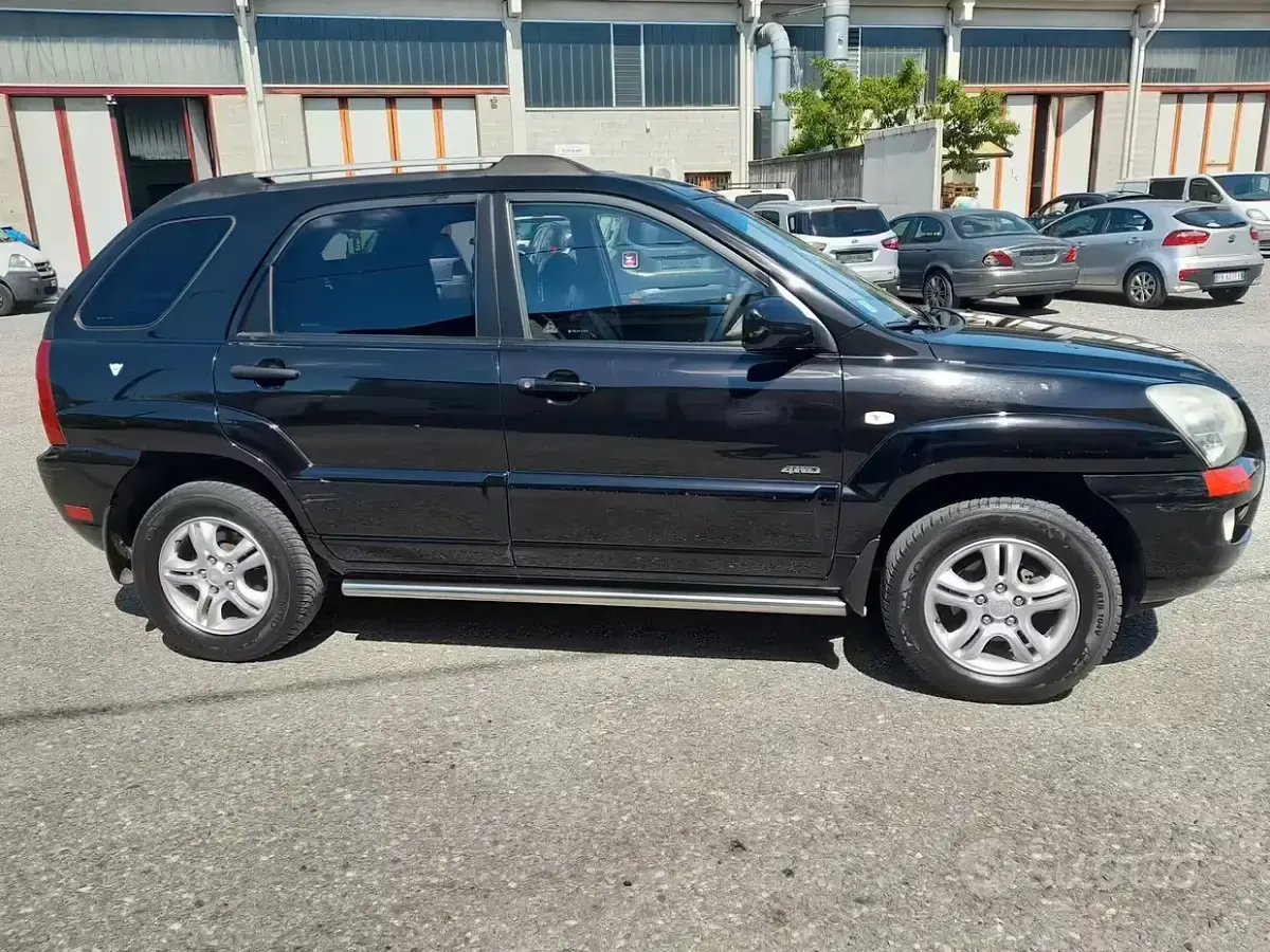 Usata Kia Sportage Active 140 CV (102 kW) 2008 Nero SUV