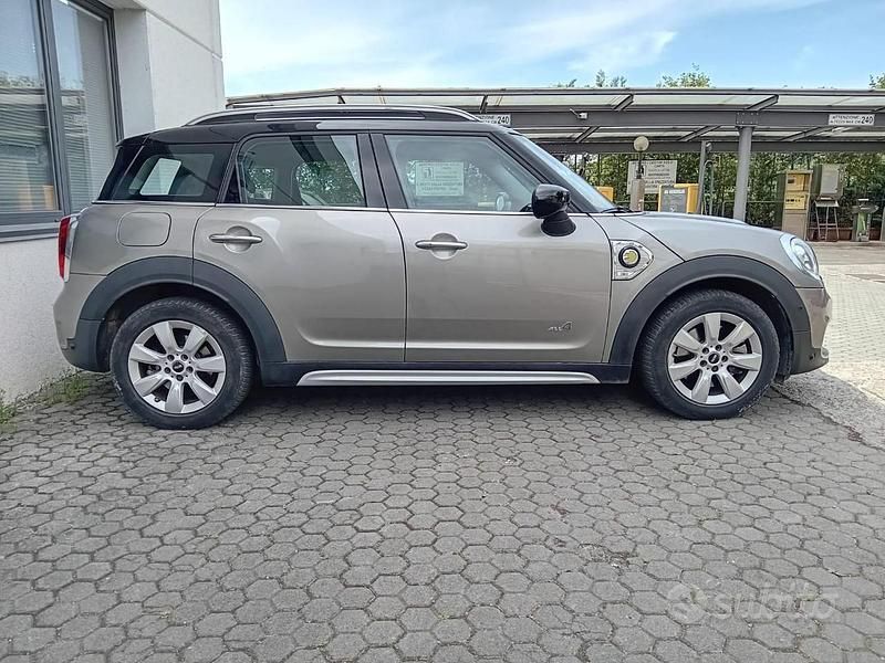 Usata Mini Cooper Countryman Business 135 CV (99 kW) 2021 Grigio SUV