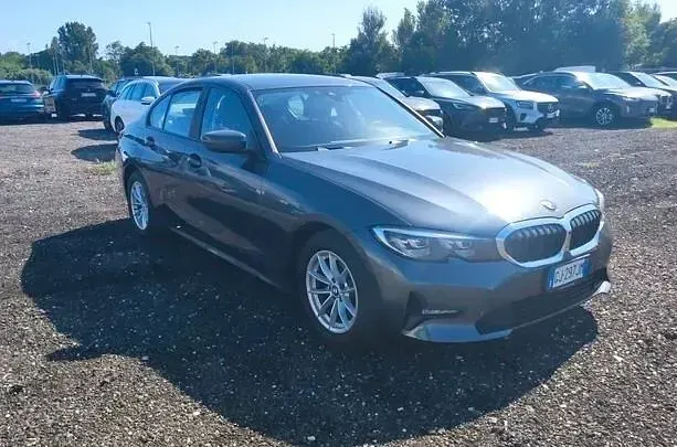 Usata BMW 320e Advantage 190 CV (139 kW) 2022 Grigio Berlina