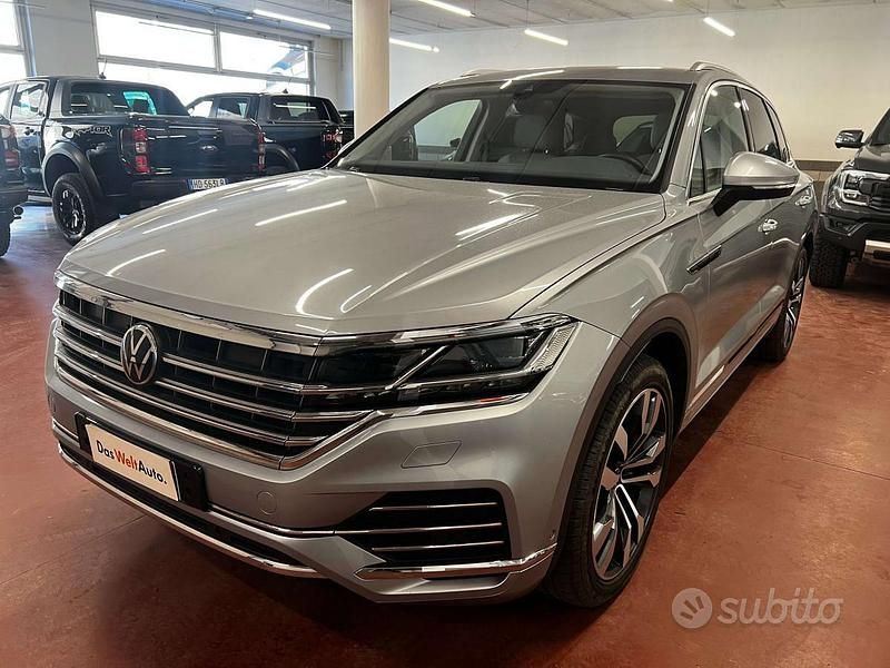 Usata VW Touareg Elegance 231 CV (169 kW) 2023 Argento SUV