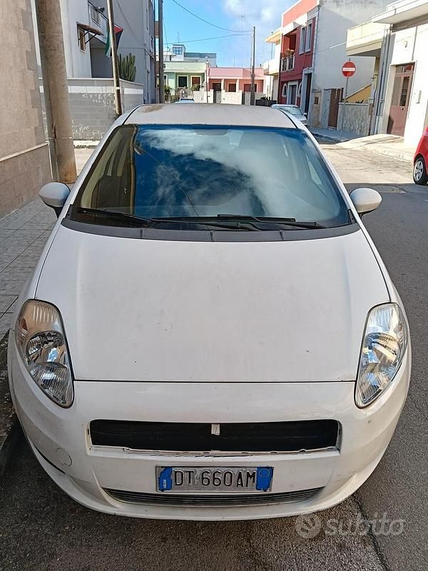 Usata Fiat Grande Punto 75 CV (55 kW) 2008 Bianco Utilitaria