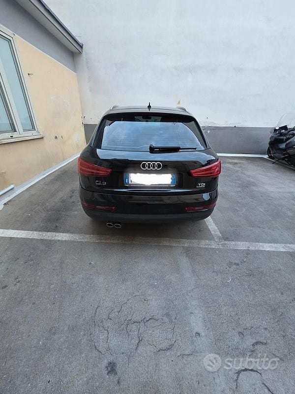 Käytetty Audi Q3 Business 150 HP (110 kW) 2016 Musta Katumaasturi