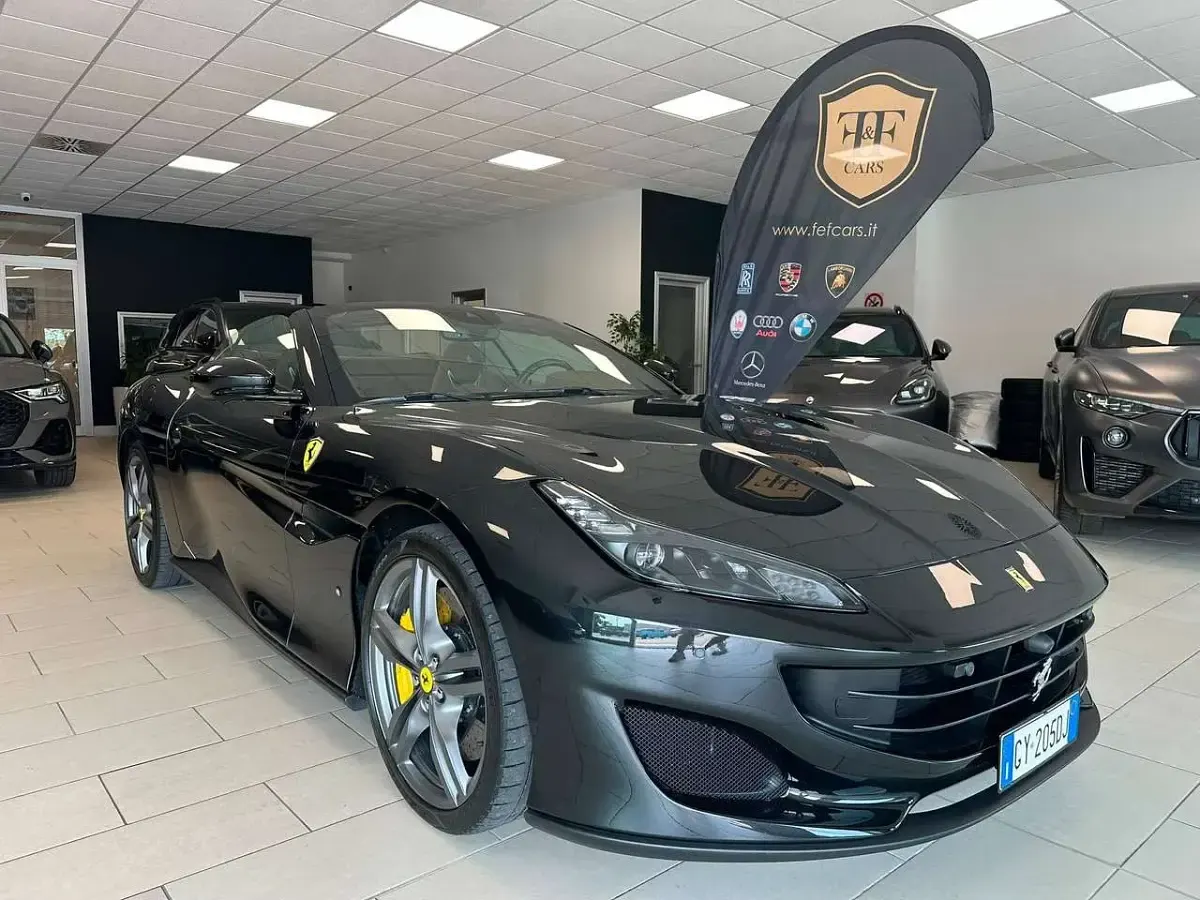 Usata Ferrari Portofino 600 CV (441 kW) 2019 Nero daytona Cabrio