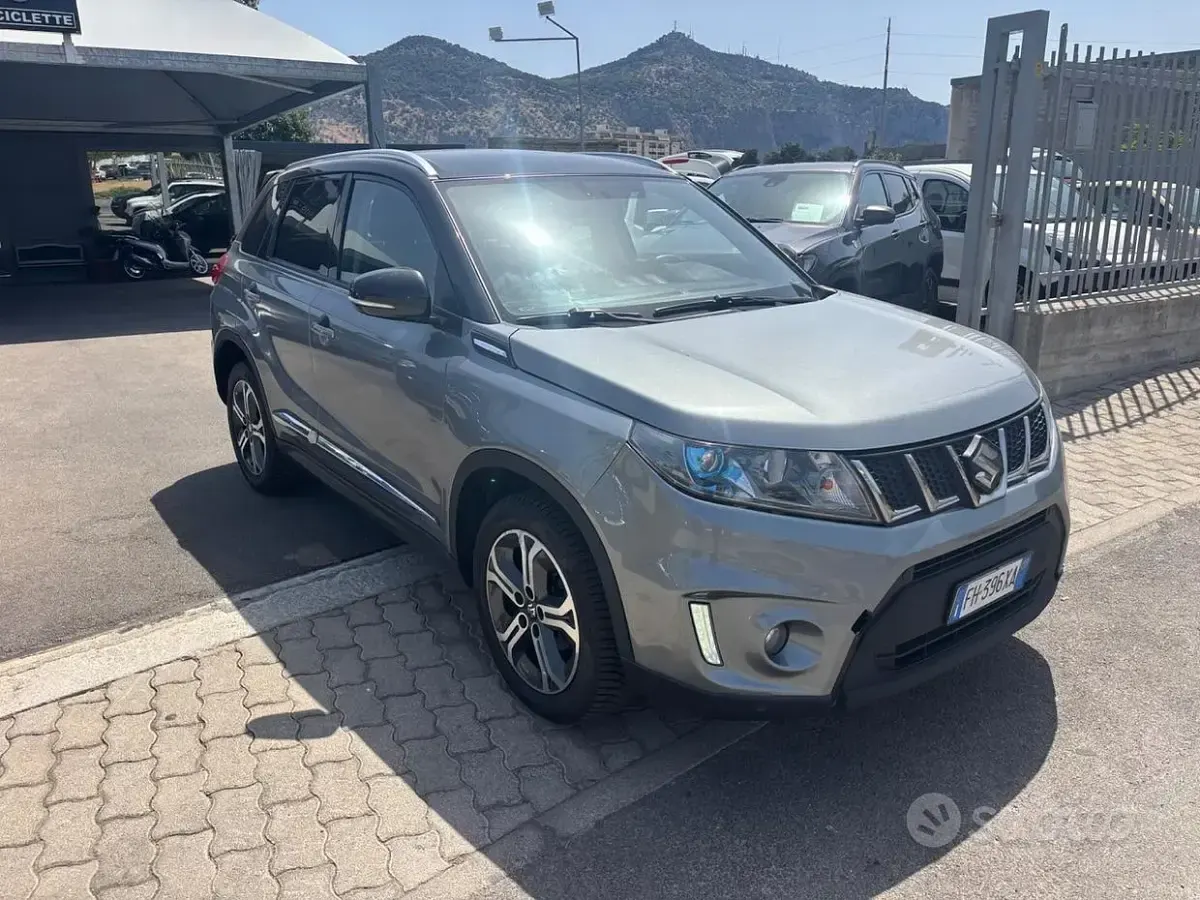 Usata Suzuki Vitara 120 CV (88 kW) 2017 Grigio SUV
