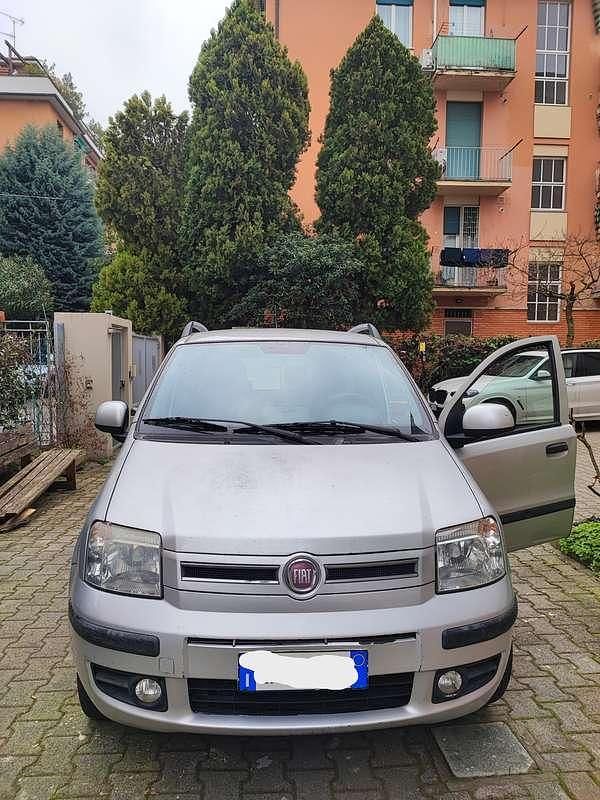 Usata Fiat Panda Dynamic 77 CV (56 kW) 2011 Argento Utilitaria