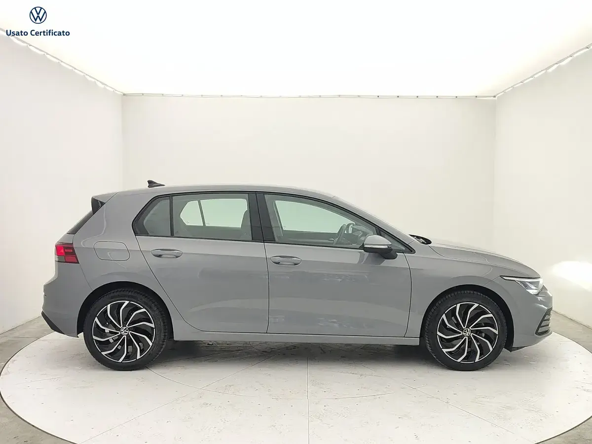 Usata VW Golf VIII Life 2023 Grigio Berlina