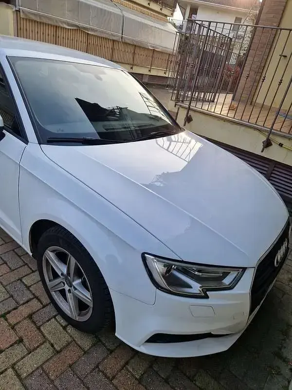 Usata Audi A3 Admired 131 CV (96 kW) 2019 Berlina