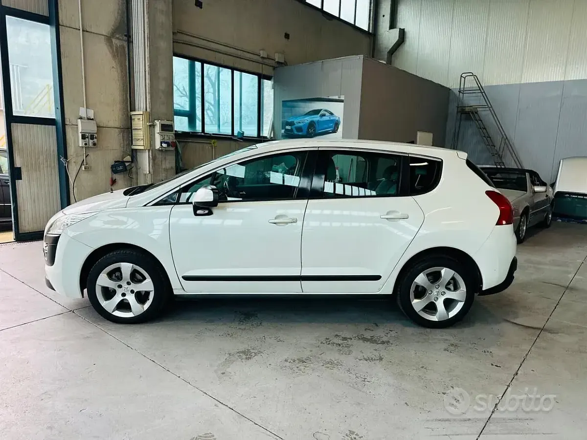 Usata Peugeot 3008 Business-Line 109 CV (80 kW) 2010 Grigio Station wagon