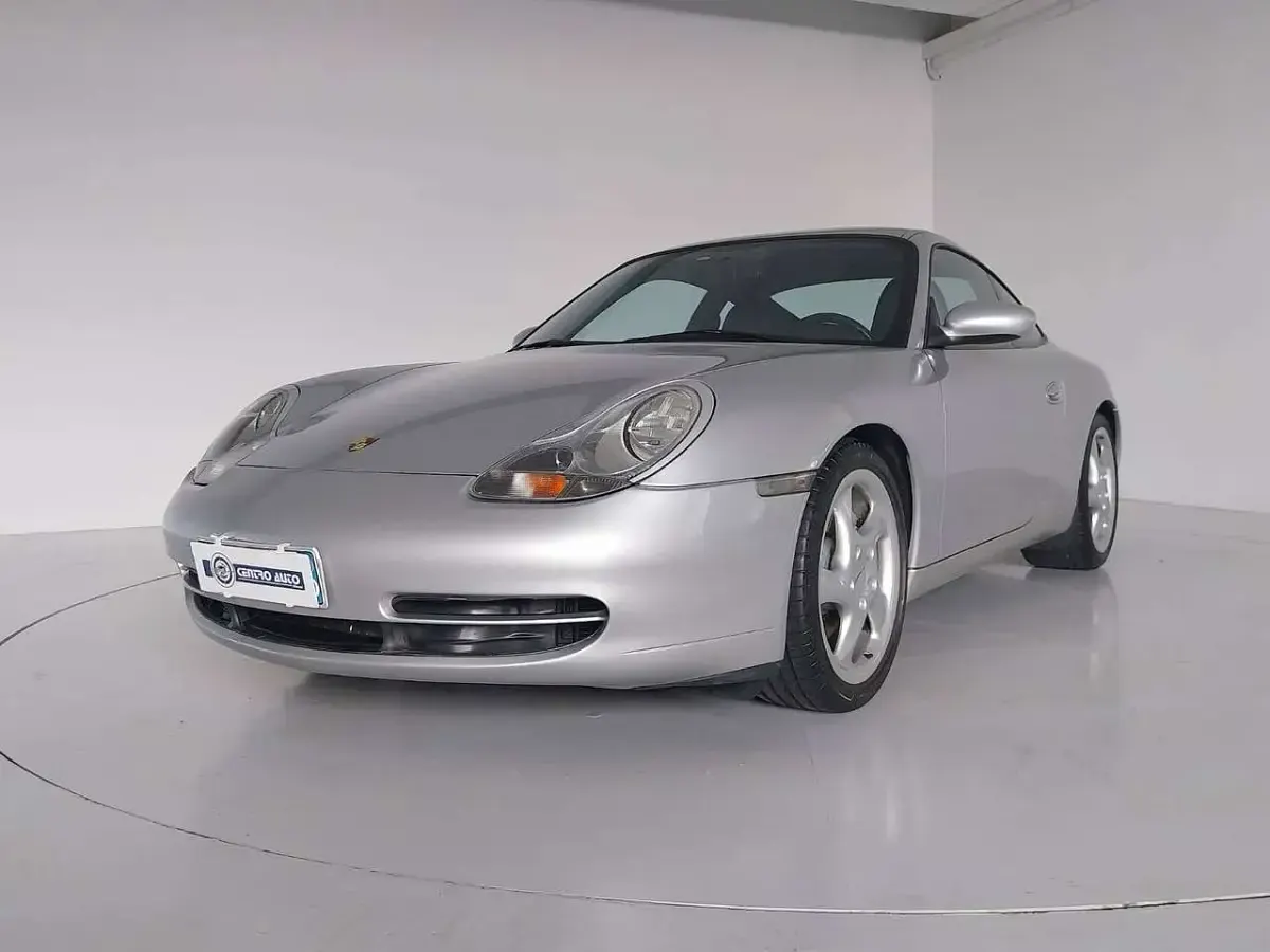 Usata Porsche 911 Carrera 4 300 CV (220 kW) 2000 Argento met. Coupé