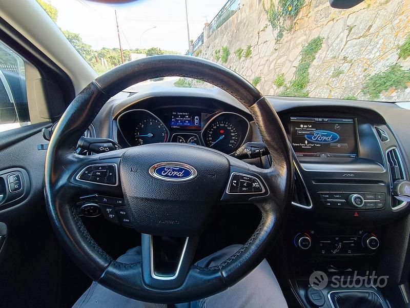 Usata Ford Focus 120 CV (88 kW) 2016 Grigio Station wagon