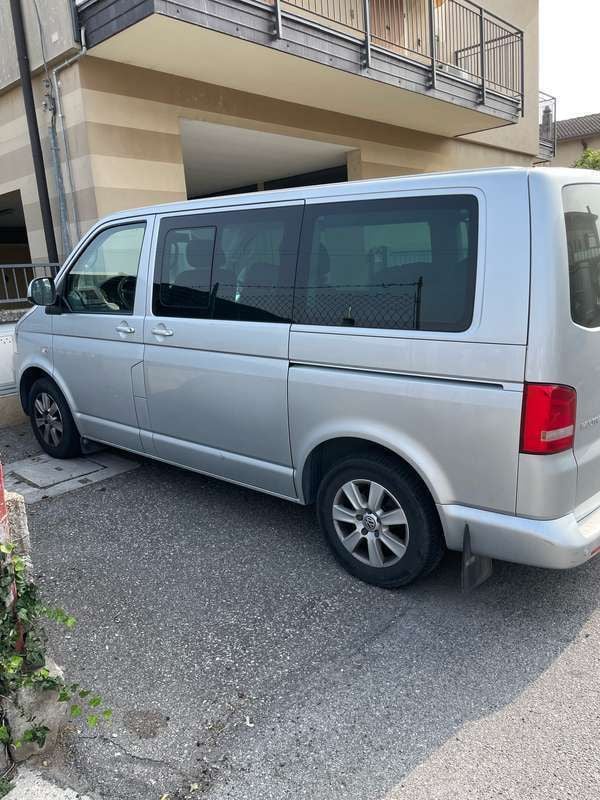 Argento Usata 2010 VW T5 Comfortline Furgone | 20.000 € (Ottimo prezzo) - Immagine 1/2