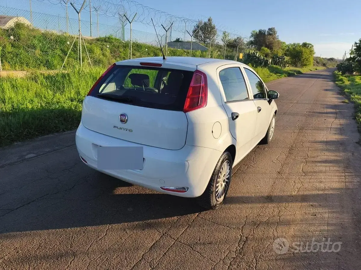 Usata Fiat Grande Punto 95 CV (69 kW) 2017 Utilitaria