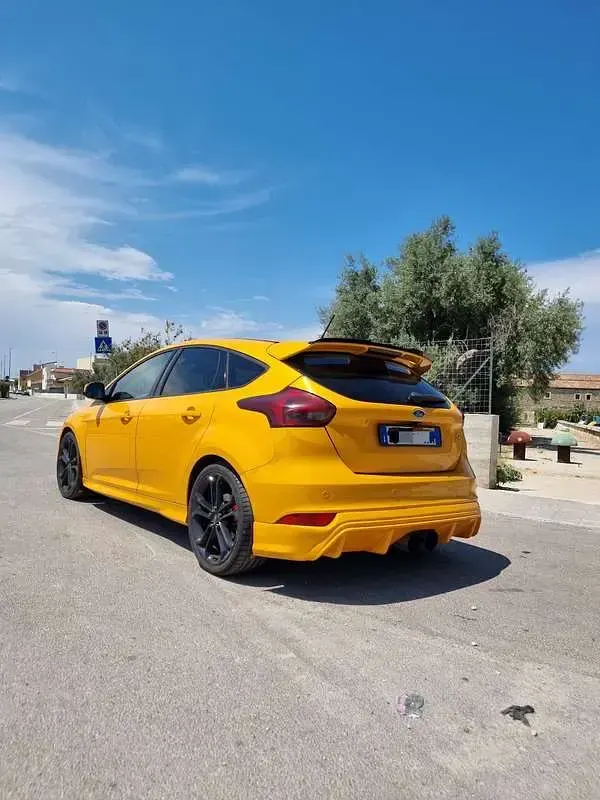 Usata Ford Focus ST 250 CV (183 kW) 2017 Berlina