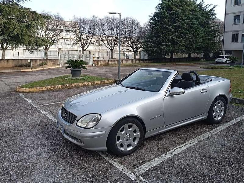 Usata Mercedes SLK200 163 CV (119 kW) 2001 Cabrio