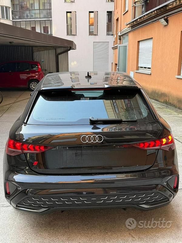 Usata Audi A3 S-Line 150 CV (110 kW) 2024 Nero Station wagon