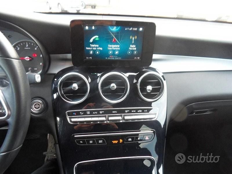 Usata Mercedes GLC200 Executive 163 CV (119 kW) 2020 Grigio SUV
