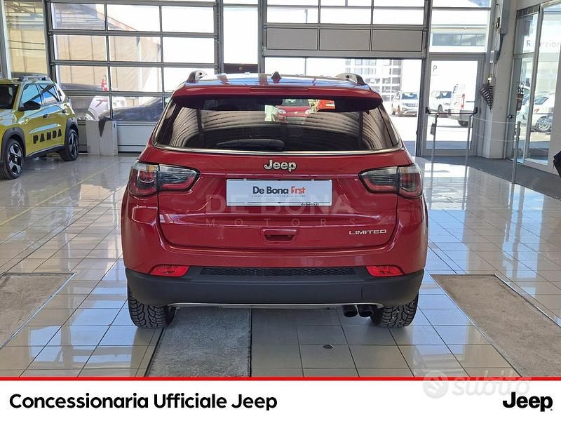 Begagnad Jeep Compass Limited 140 HK (102 kW) 2019 Röd SUV