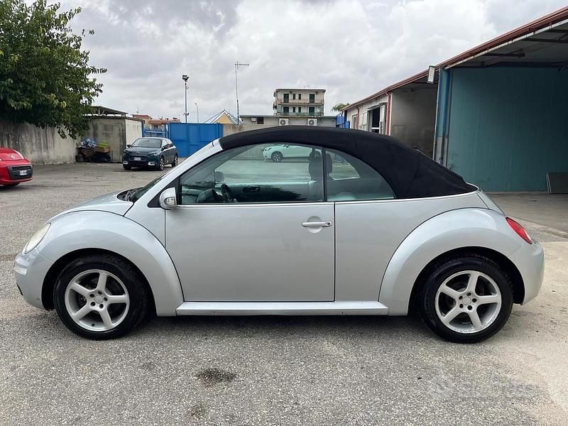 Usata VW Beetle 105 CV (77 kW) 2006 Grigio Utilitaria