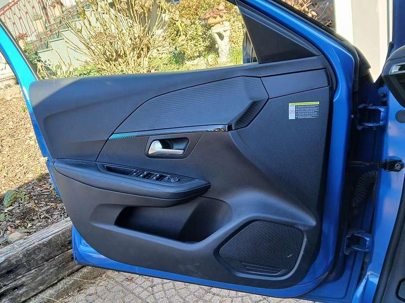 Usata Peugeot 208 Allure 56 kW (77 CV) 2020 Blu/azzurro Utilitaria