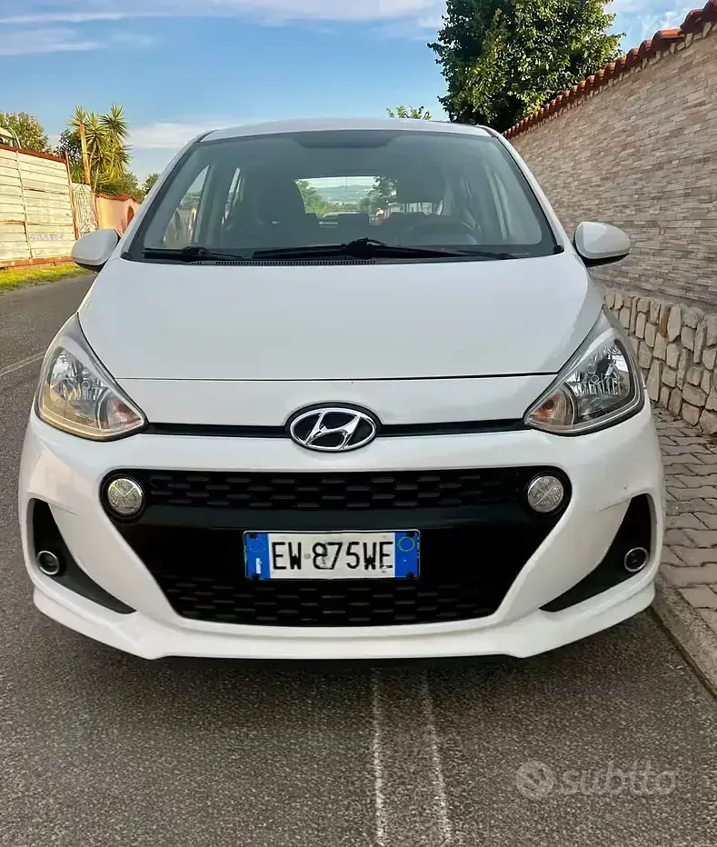 Usata Hyundai i10 Edition 67 CV (49 kW) 2015 Bianco Utilitaria