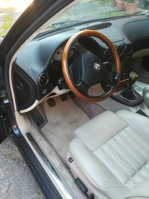 Usata Alfa Romeo 166 226 CV (166 kW) 1999 Blu Berlina