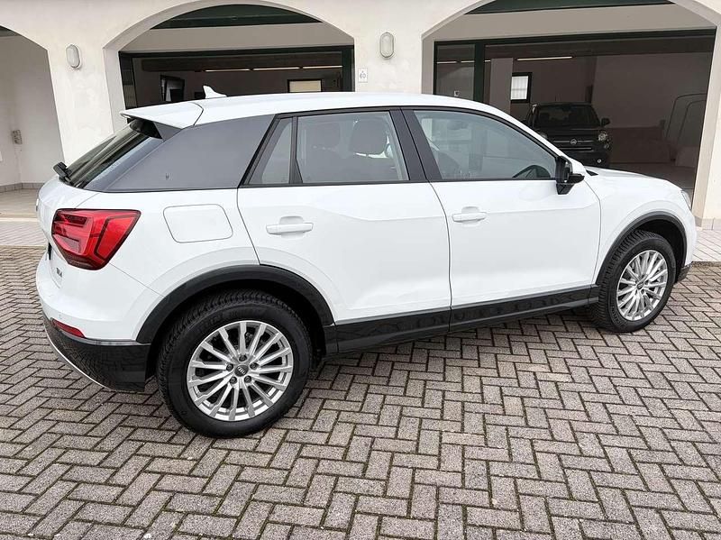 Usata Audi Q2 Design 116 CV (85 kW) 2016 Bianco SUV