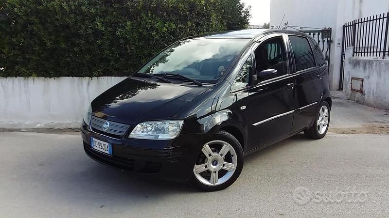 Usata 2006 Fiat Idea Monovolume | 3000 € (Buon prezzo) - Immagine 1/4