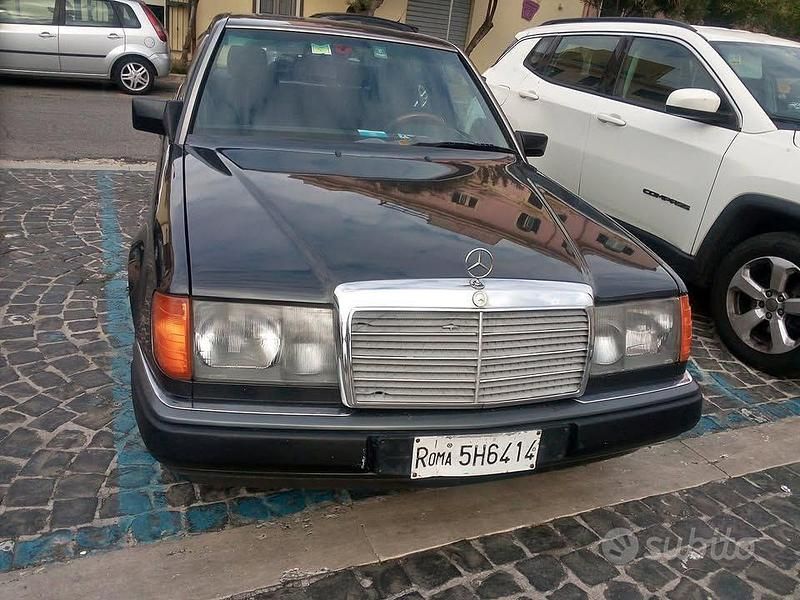 Usata Mercedes E200 1993 Nero Berlina