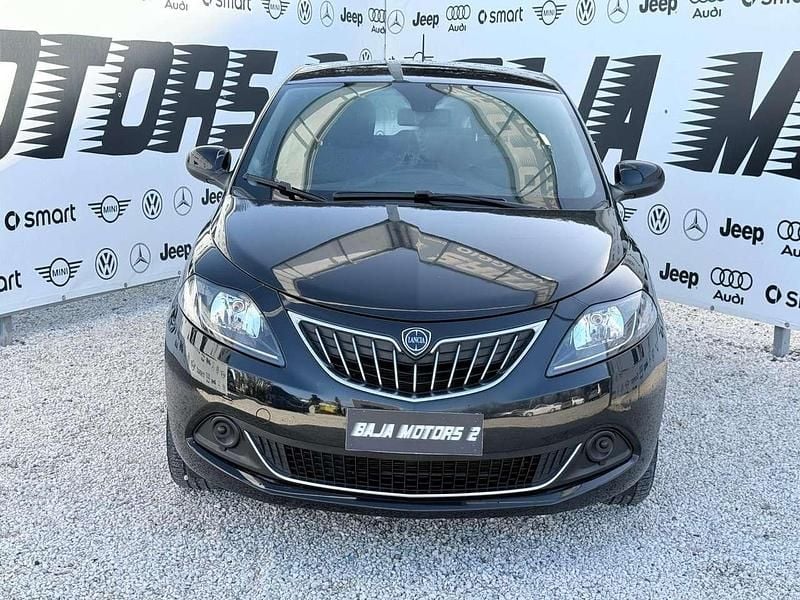 Usata Lancia Ypsilon Silver 69 CV (50 kW) 2022 Nero Utilitaria
