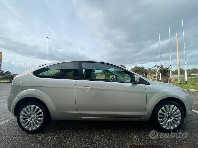 Usata Ford Focus 90 CV (66 kW) 2008 Grigio Berlina
