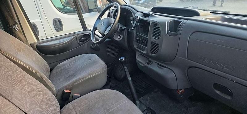 Usado Ford Transit 101 CV (74 kW) 2005 Plateado Van