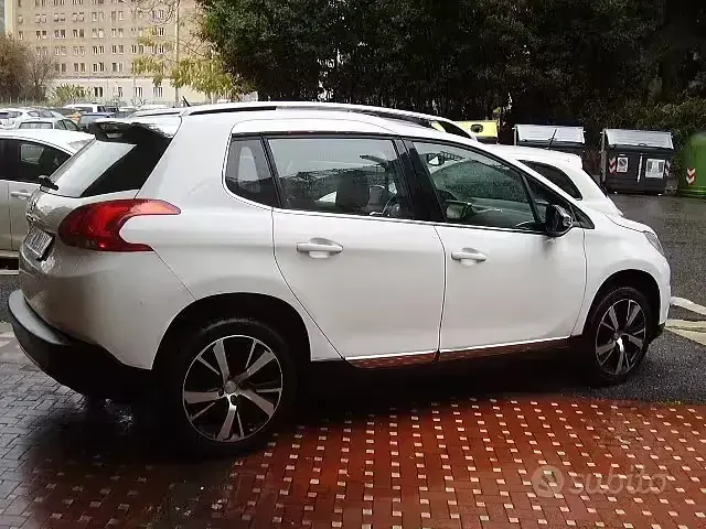 Usata Peugeot 2008 Allure 110 CV (80 kW) 2016 Bianco SUV