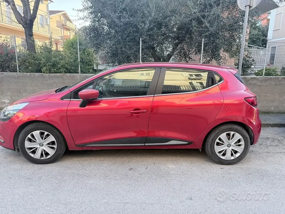 Usata Renault Clio IV 75 CV (55 kW) 2018 Rosso Berlina