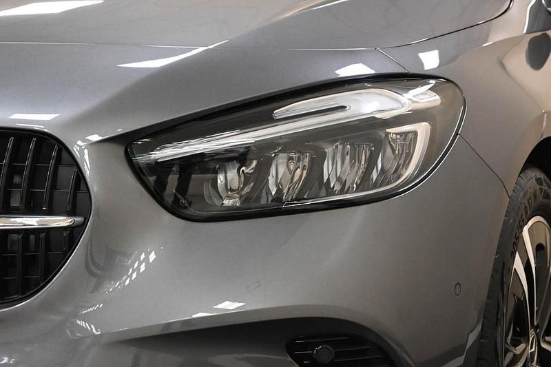 Usata Mercedes B180 Advanced 135 CV (99 kW) 2025 Grigio Utilitaria